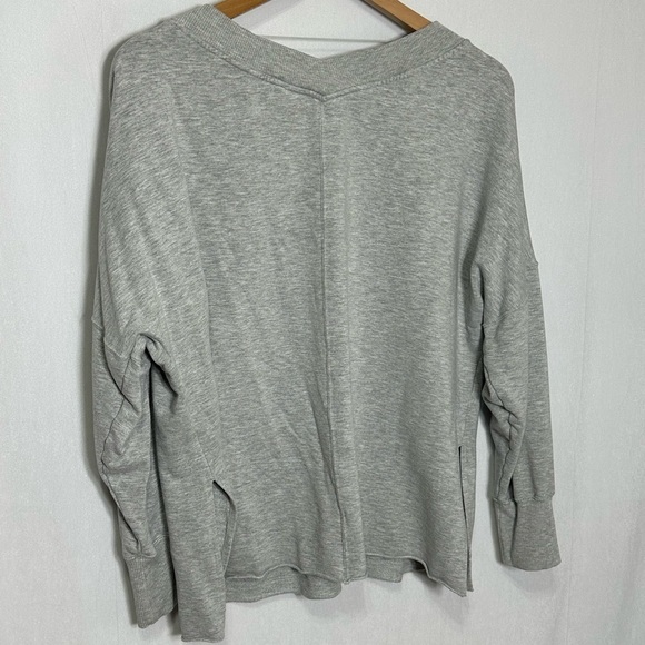 YOGA FLEECE DRI-FIT PULLOVER IN GREY HEATHER/ SUMMIT WHITE - medium - Picture 4 of 6